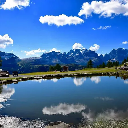 Rifugio Viviani Pradalago Hotel